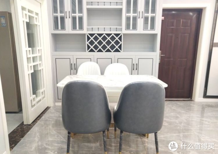 119㎡現(xiàn)代簡約三居室，20萬全包給熟人裝修，還沒開始入住先曬曬