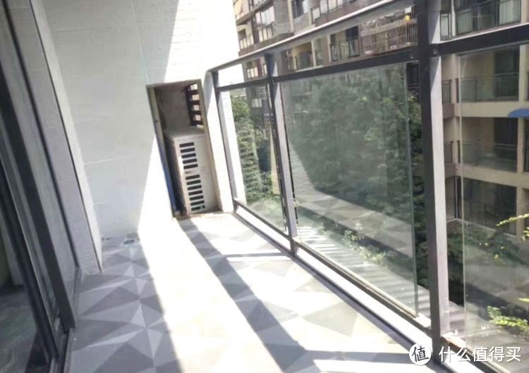 119㎡現(xiàn)代簡約三居室，20萬全包給熟人裝修，還沒開始入住先曬曬