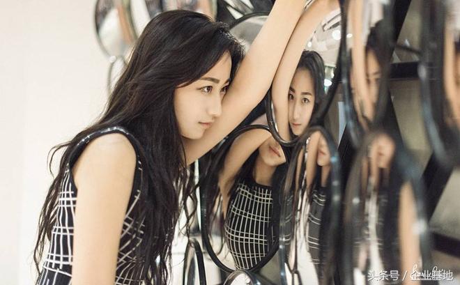 這樣玩轉(zhuǎn)鏡子，美發(fā)店裝修居然更美了，錢也省了不少！