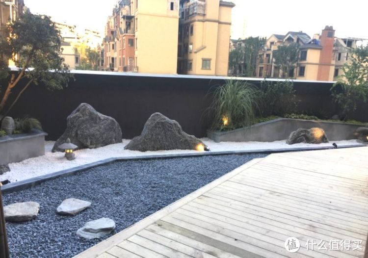 ?買低樓層82㎡新房，花25萬裝修，主要就為了這100㎡豪華大露臺