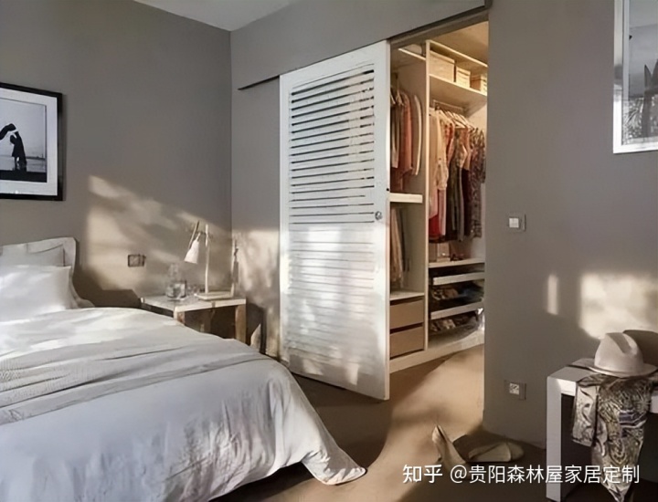 新房裝修，小戶型衣帽間怎么設(shè)計？教你4招輕松搞定