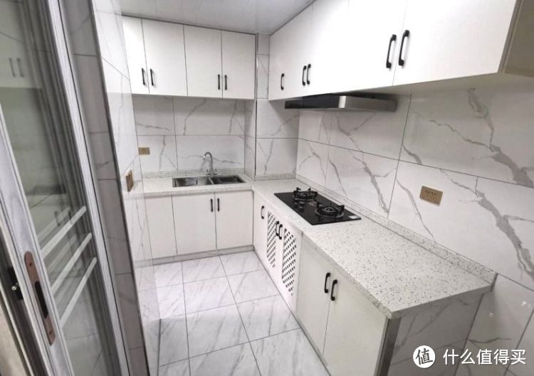 買不起別墅可以看看躍層，128㎡三室兩廳大躍層，堪稱空中別墅