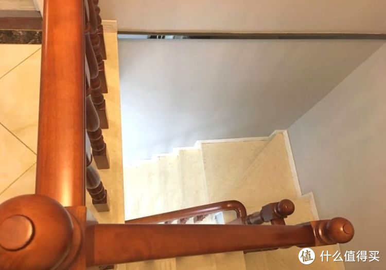 買不起別墅可以看看躍層，128㎡三室兩廳大躍層，堪稱空中別墅