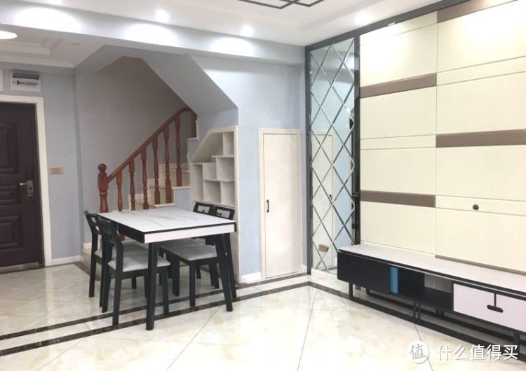 買不起別墅可以看看躍層，128㎡三室兩廳大躍層，堪稱空中別墅