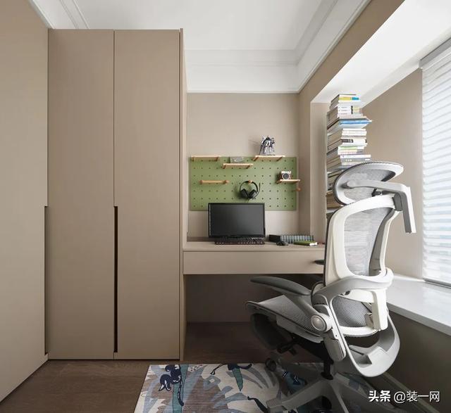 房屋浪漫布置圖片(95平米法式風(fēng)格裝修，輕奢浪漫居所，姐妹們的夢想小家)(圖9)