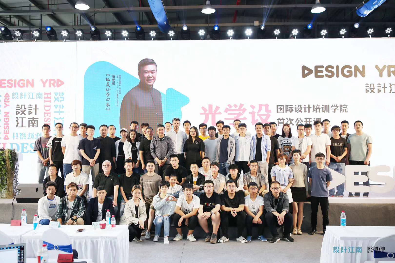 牙科診所裝修 設(shè)計 效果圖_裝修設(shè)計培訓_咖啡廳裝修效果圖 設(shè)計