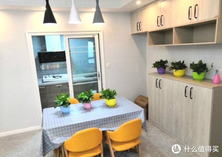 剛完工的新房，硬裝15萬設(shè)計(jì)成現(xiàn)代簡(jiǎn)約風(fēng)格，看一眼都是享受