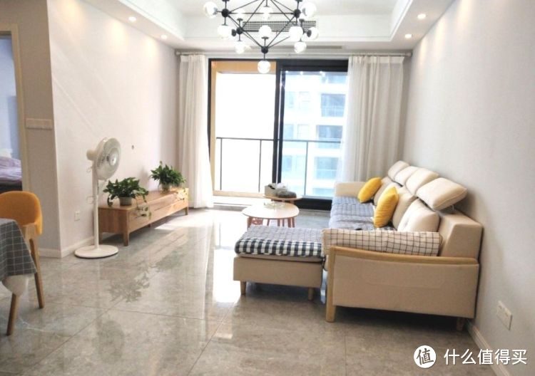 剛完工的新房，硬裝15萬設(shè)計(jì)成現(xiàn)代簡(jiǎn)約風(fēng)格，看一眼都是享受