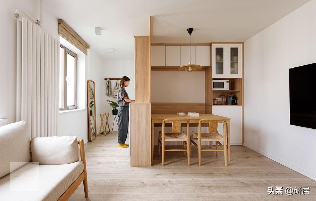 這套小戶型改造太絕了，換入戶門的方向，大量收納，還很溫暖明亮