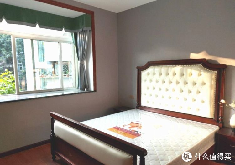 136㎡錯層大四房，優(yōu)雅的新中式裝修，衣柜里面裝廁所，誰見過？