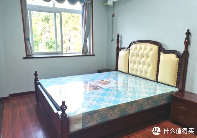 136㎡錯層大四房，優(yōu)雅的新中式裝修，衣柜里面裝廁所，誰見過？