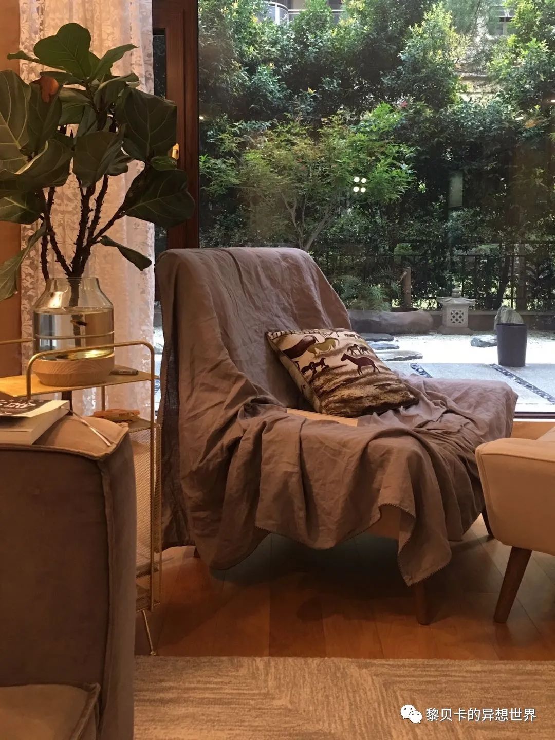 內衣飾品店裝修圖片_內衣店裝修圖_內衣實體店裝修風格圖