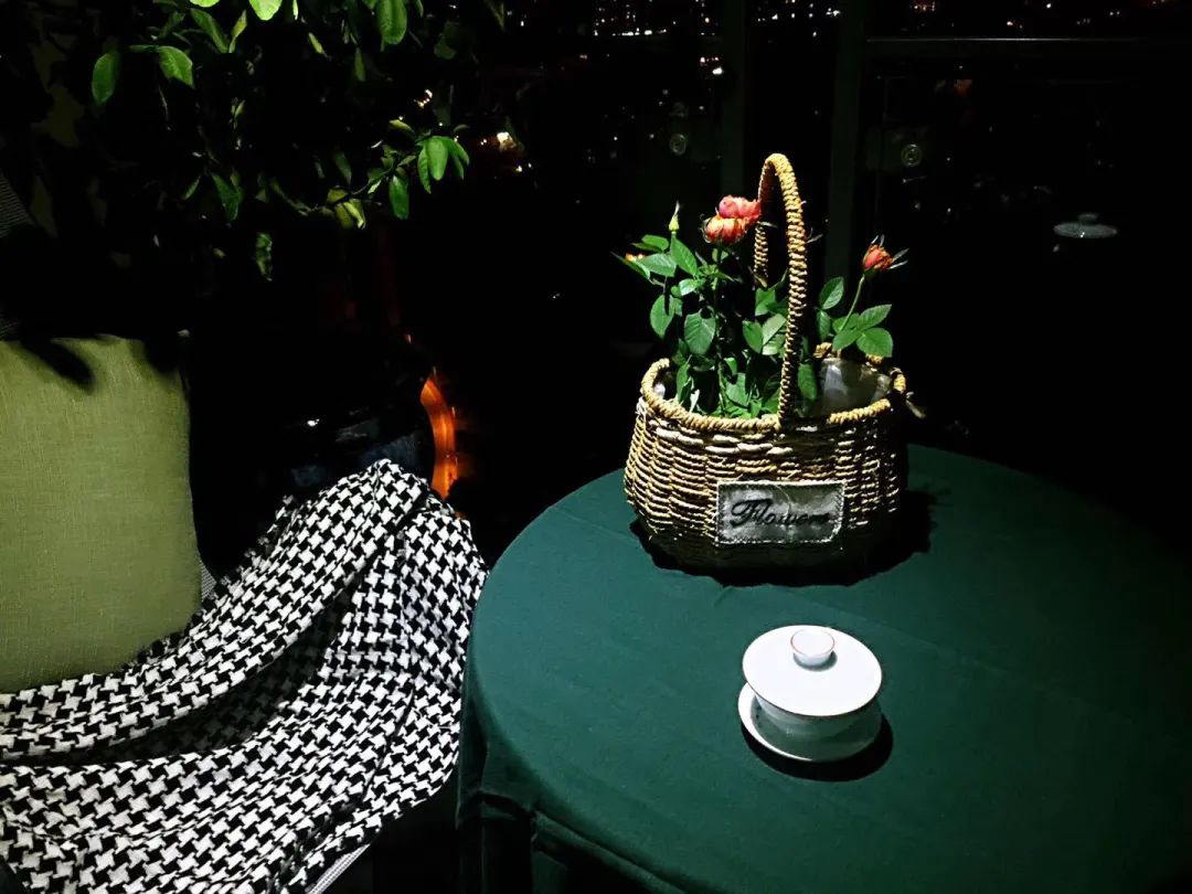 內衣飾品店裝修圖片_內衣實體店裝修風格圖_內衣店裝修圖