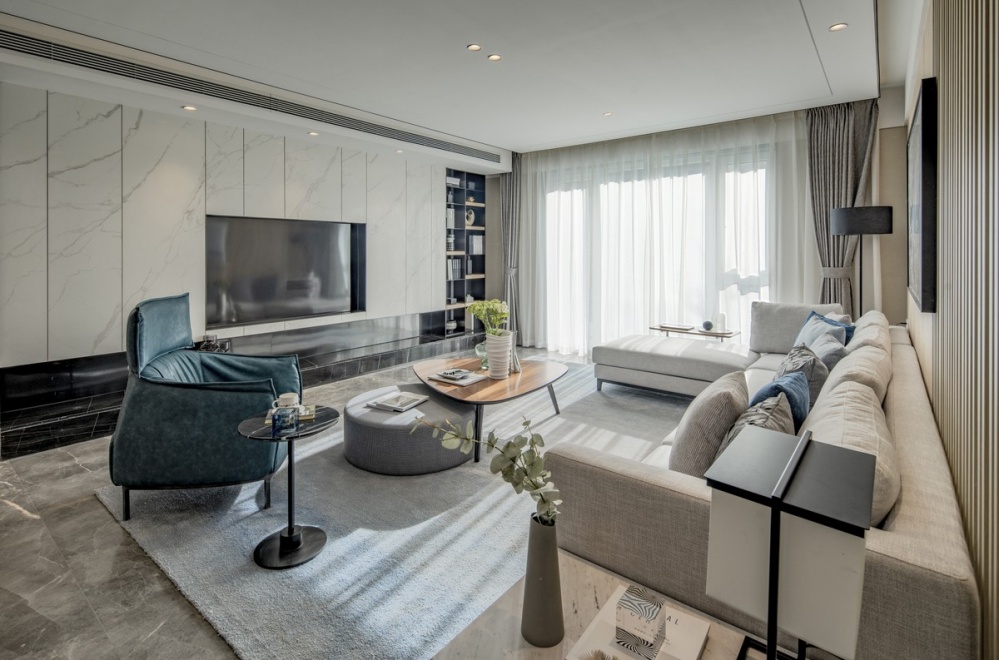 客廳窗簾裝修效果圖沈陽中海華貿(mào)北復(fù)式大宅李益中空現(xiàn)代簡(jiǎn)約客廳設(shè)計(jì)圖片賞析