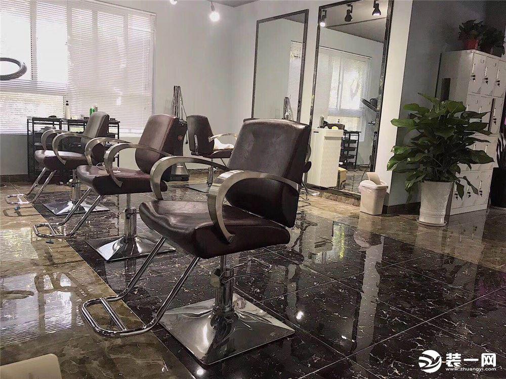 北京理發(fā)店裝修如何設(shè)計(jì)更出眾？理清重點(diǎn)客源滾滾來(lái)