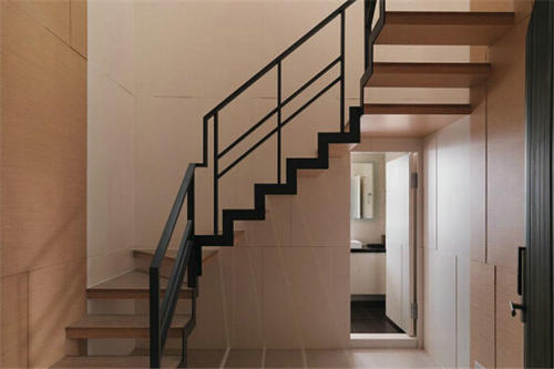 樓梯下怎么設(shè)計(jì)衛(wèi)生間？