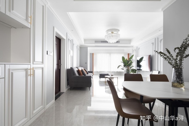 【中山華潯】優(yōu)雅的簡歐風(fēng)格平層住宅，柔和的客廳設(shè)計(jì)實(shí)在太舒服了