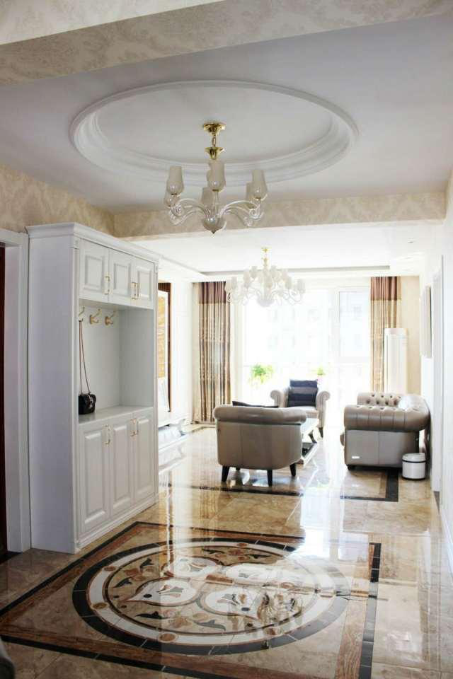 歐式風(fēng)情三居室，恰當(dāng)?shù)纳萑A盡顯家的溫馨