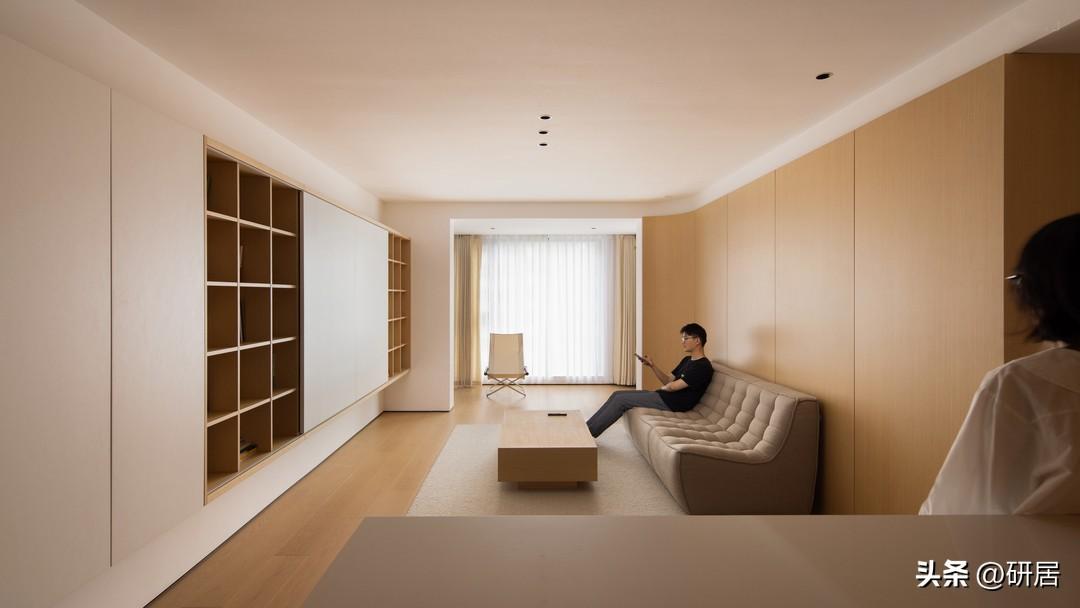 廚房不貼磚，餐桌也不要，把家裝成極簡日式風，看似簡單實則不凡