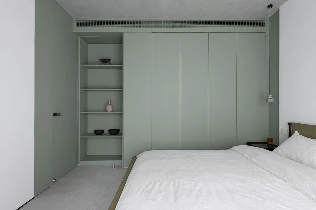 臥室裝修效果_臥室壁柜裝修效果圖_現(xiàn)代簡(jiǎn)約臥室裝修效果