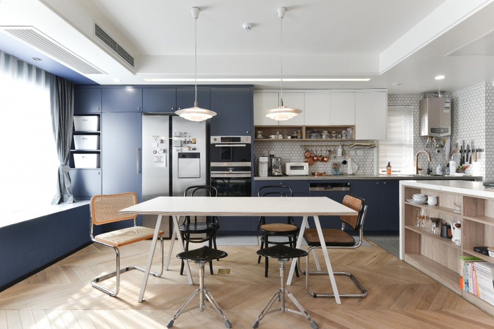 功能區(qū)木地板裝修效果圖把精裝房拆成毛坯，打造出會變形北歐極簡功能區(qū)設計圖片賞析