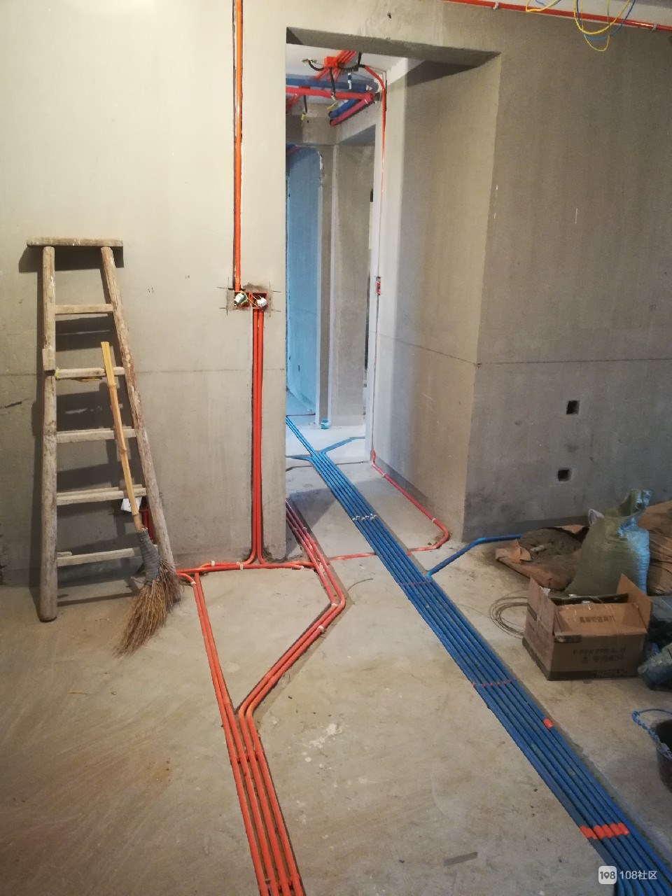 裝修流程新房裝修詳細(xì)步驟_房子裝修圖片110 三室兩廳簡(jiǎn)約裝修_自己裝修