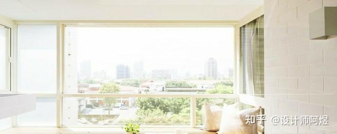 窗臺(tái)裝修圖片，窗臺(tái)就需要選木制，要不然坐一下就凍結(jié)了