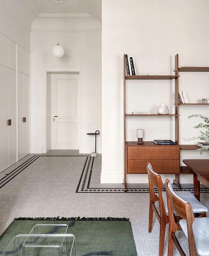 客餐廚一體化，臥室?guī)И?dú)立衣帽間，化繁為簡的裝修，簡潔不失高級(jí)