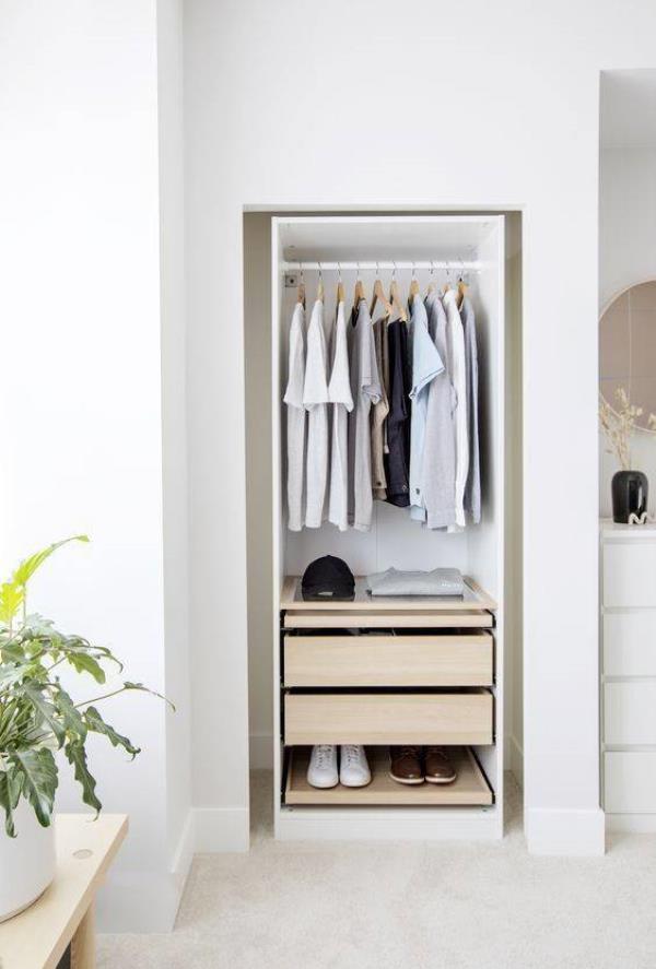 三亞裝修公司：小戶型房子裝修，臥室墻上挖三個壁櫥！