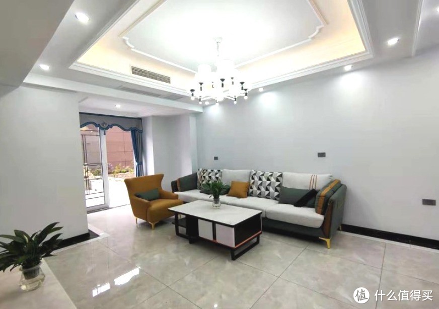 擠破頭買了這套100㎡小三房，送超大平臺(tái)花園，比房子大了一倍