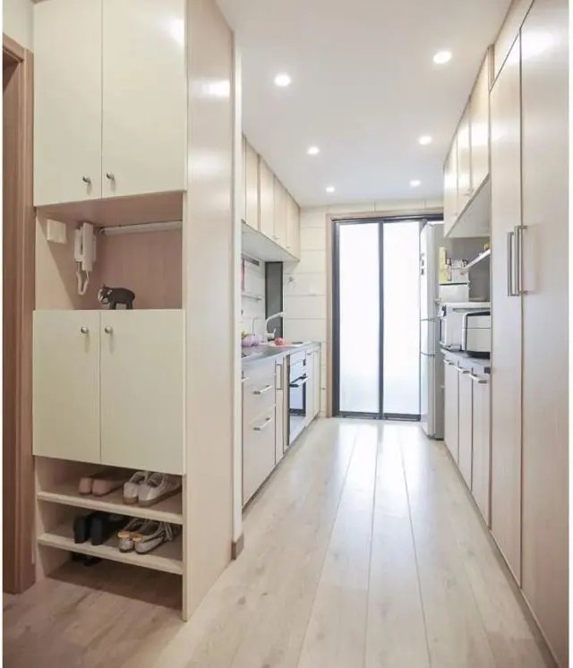 玄關(guān)鞋柜怎么設(shè)計(jì)？有5年家裝經(jīng)驗(yàn)的朋友提議7點(diǎn)，照裝準(zhǔn)不錯(cuò)