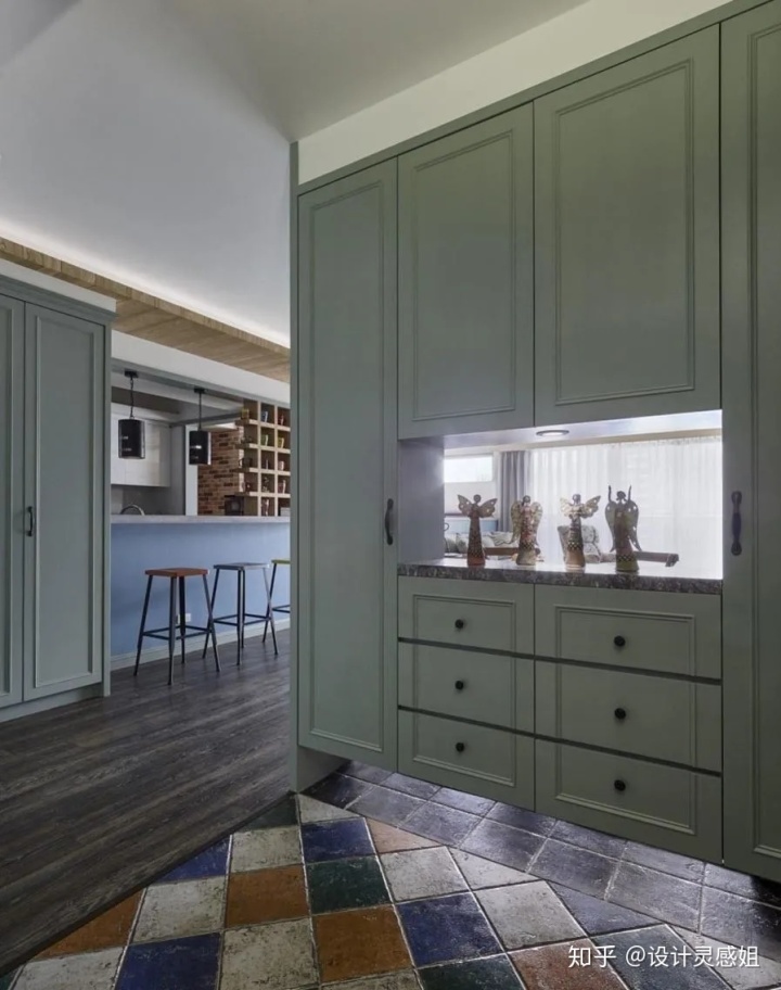 進(jìn)門(mén)玄關(guān)裝修效果圖片_門(mén)廳玄關(guān)隔斷裝修效果圖大全_門(mén)廳玄關(guān)裝修效果圖